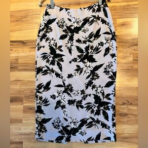 Diane Von Furstenberg Midi Pencil Skirt in Lavender Floral Pattern